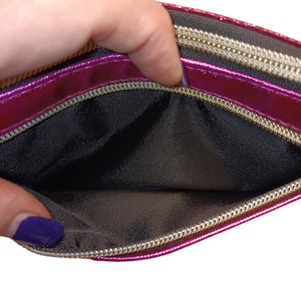 Juicy Couture Charging Cosmetic Bag NWT also can be used as Wristlet - Picture 6 of 8